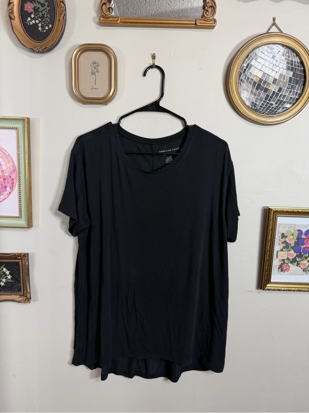 American Eagle Outfitters Black Short Sleeve Crew Tee